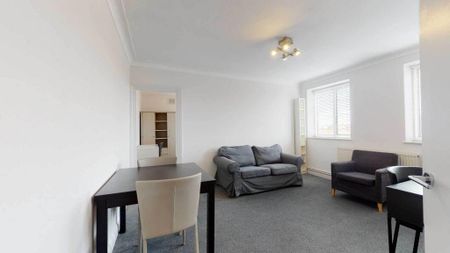 3 bedroom flat to rent - Photo 2
