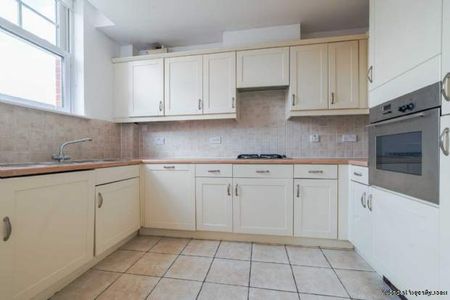 2 bedroom property to rent in Epsom - Photo 4