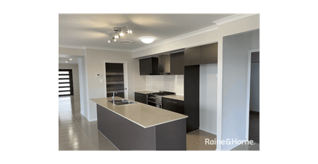 4 Bedroom Family Home - Photo 4