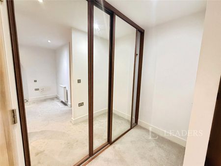 2 bedroom apartment to rent Maritime Walk, Ocean Village, Southampton, Hampshire, SO14 - Photo 4