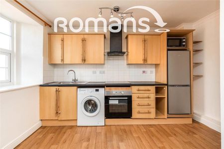 2 bedroom flat to rent - Photo 2