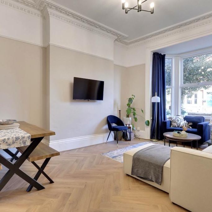 2 bedroom ground floor flat to rent - Photo 1