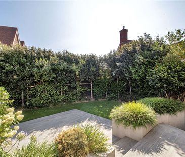 Semi-detached four bedroom home within a private development in Haw... - Photo 6