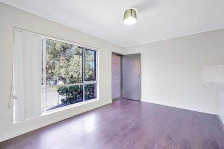 4/12 Melinda Grove, - Photo 2