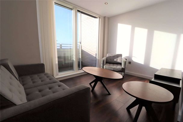Available Mid-November | Allocated Parking | Fully Furnished | Three Double Bedroom | Two Bathroom | 24 Hour Concierge - Photo 1