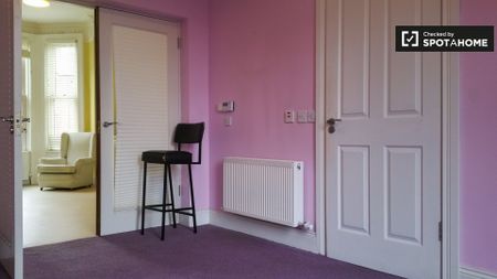 Cosy 1-bedroom apartment for rent in Terenure, Dublin - Photo 4