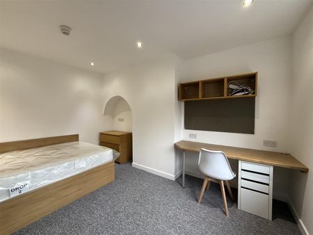 16 Well Street - Photo 4