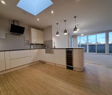 2 bedroom penthouse to rent - Photo 5