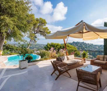 Maison à louer Mougins, Cote d'Azur, France12 600 EUR / Mois - Photo 4