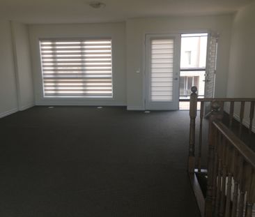 For Lease - 3068 Cascade Common N/A, Oakville, Ontario - Photo 3