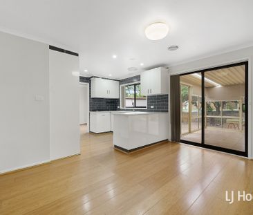 17 Cuscaden Crescent, Florey ACT 2615 - House For Rent | Domain - Photo 4