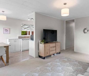 Wattle Downs, 3 bedrooms - Photo 1