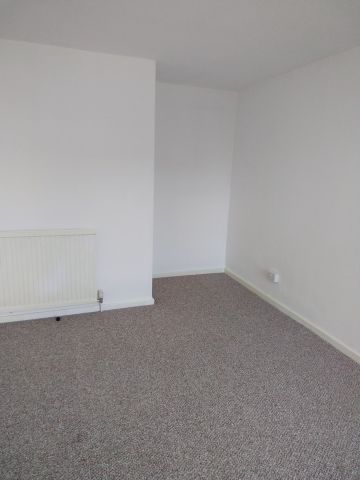 3 Bed Terraced House, Hall Park Hill, S6 - Photo 2