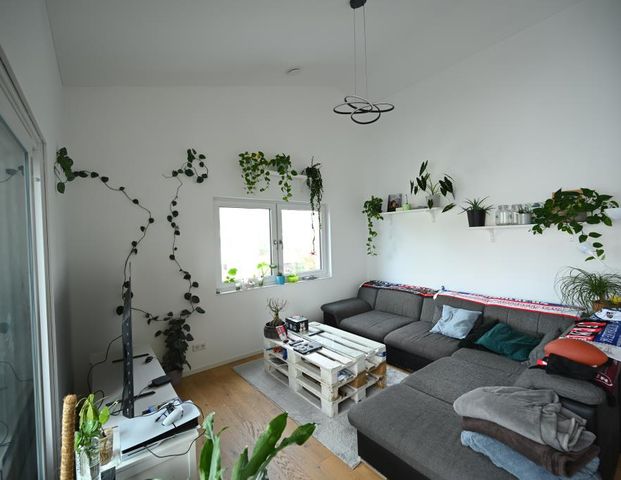 Neuwertige 2-Zi.-Wohnung mit hohen Decken und großem Balkon! Neumarkt - Stroberstraße - Foto 1