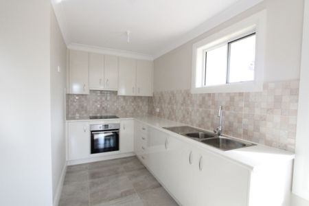 Short Distance to Heathcote Road&comma; Holsworthy Station & M5 - Photo 4