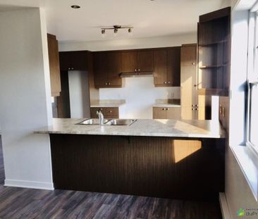 Grand condo 2 chambres WIFI - Parking - Locker - balayeuse central ... - Photo 2
