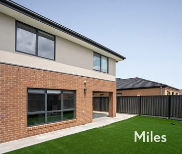 21 Distinction Avenue, Craigieburn - Photo 3