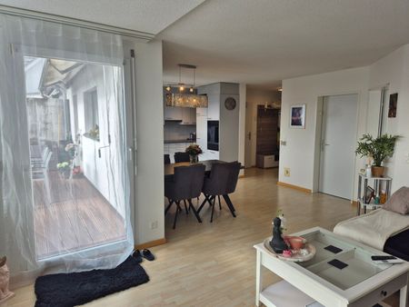 3.5-Zimmerwohnung mit extravagantem Grundriss an zentraler Lage - Photo 3