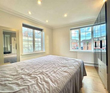 Downing Street, Farnham, Surrey, Surrey, GU9 - Photo 5