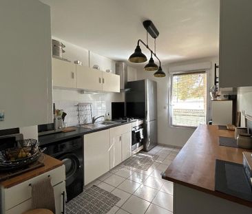 Location Appartement 4 pièces 90m² TASSIN LA DEMI LUNE 69160 - Photo 1