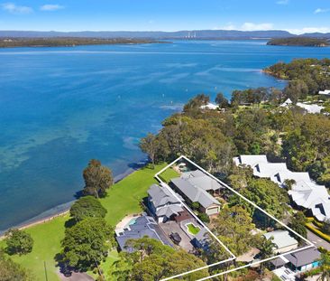 Fully Furnished Home, a short walk to Lake MacQuarie & Cams Wharf T... - Photo 3