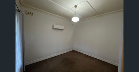 BEAUTIFUL 3 BEDROOM HOME! - Photo 2