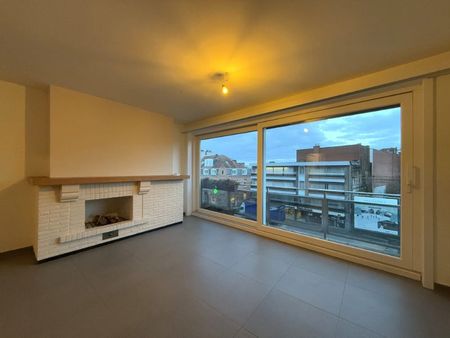 Gerenoveerd appartement met terras op de Markt van Deinze - Photo 3