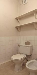 House share to rent on - Photo 4