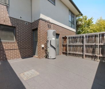 Comfort Meets Convenience - Mount Waverley Secondary College School... - Photo 6