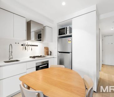 City living with resort-style amenities - Photo 4