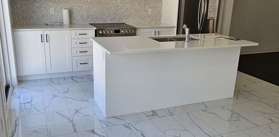 For Lease - 12 Deer Ridge Crescent, Whitby, Ontario - Photo 2