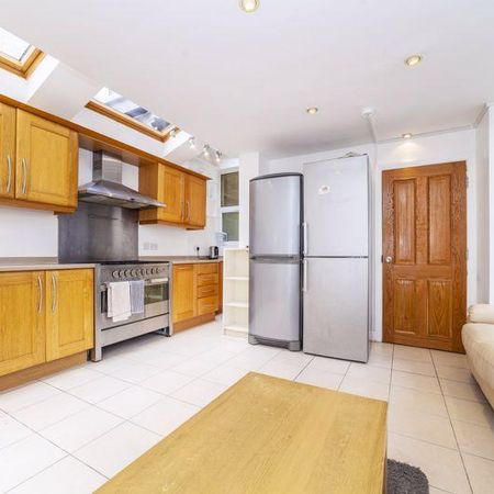6 bedroom terraced house to rent - Photo 3