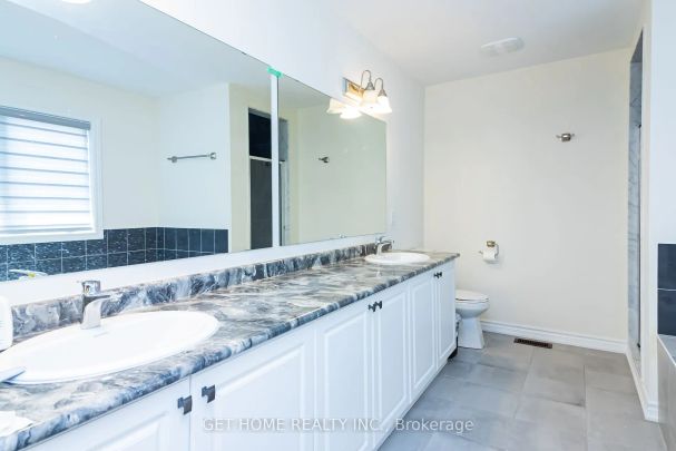 Detached Home For Lease | E9044678 - Photo 1