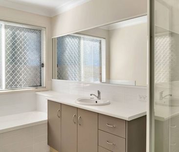 Modern Unit Perfectly Located - Photo 5