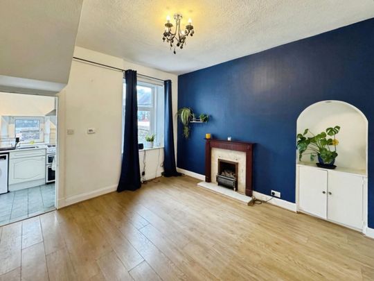 2 bedroom House To Let Total Size: 894 SQ FT - Photo 1