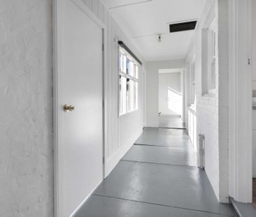 TASTEFULLY RENOVATED THREE BEDROOM HOME - Photo 5