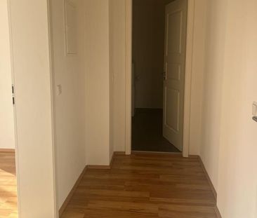 GemÃ¼tliche Wohnung mit Loggia und groÃzÃ¼gigem Wohnzimmer! - Photo 1