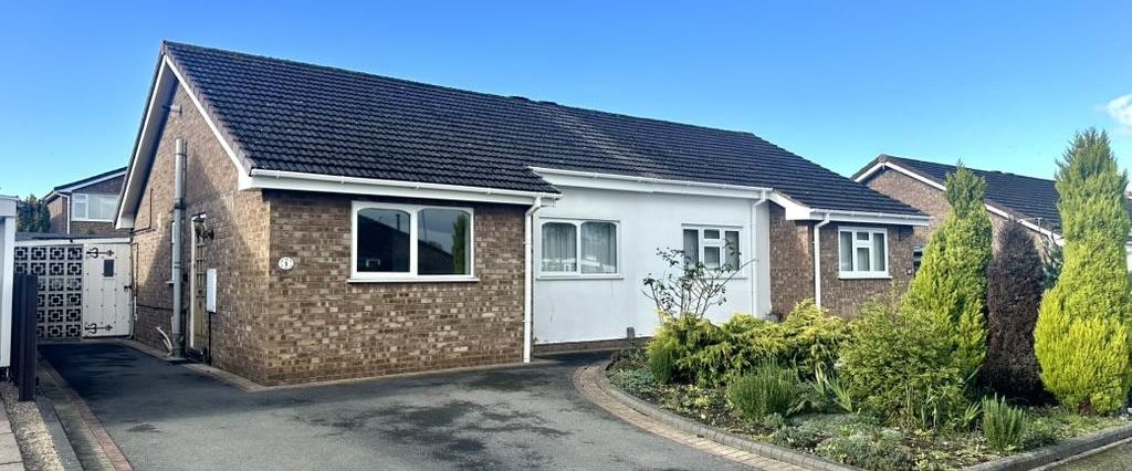 2 bedroom bungalow to rent - Photo 1