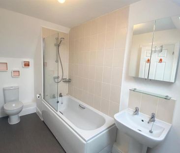 2 bedroom coach house to rent - Photo 6