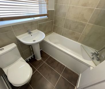 Blenheim Avenue, Barnsley - Photo 5