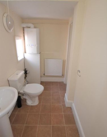 2 bedroom maisonette to rent - Photo 4