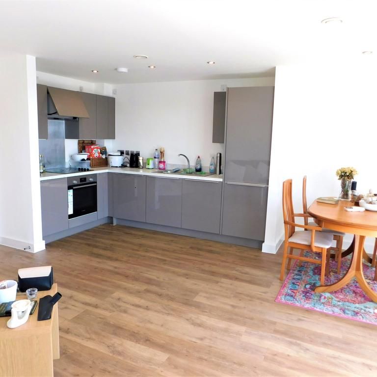 2 bedroom flat to rent - Photo 1