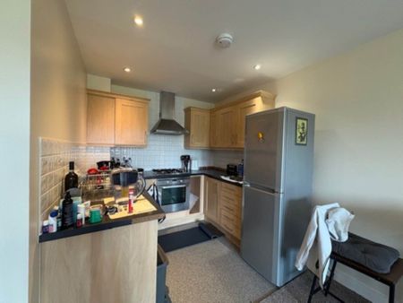 Price £1,350 pcm - Available 20/12/2025 - Unfurnished - Photo 4