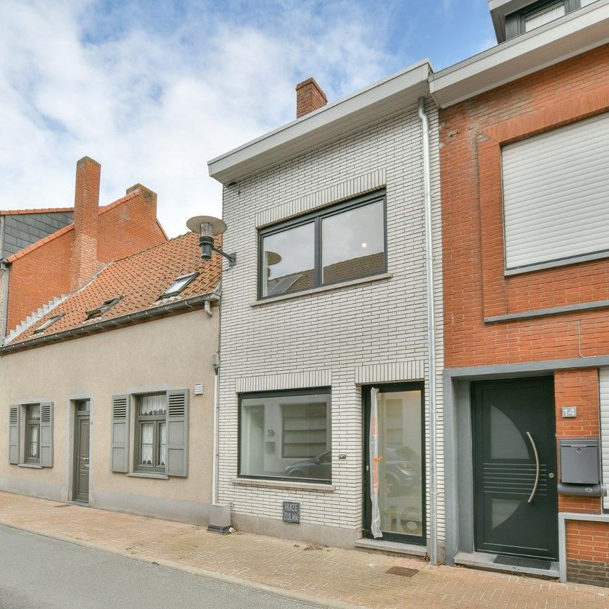 Vernieuwde woning te huur in Oudenburg met 3 slaapkamers - Photo 1