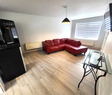 2 bedroom semi-detached house to rent - Photo 2