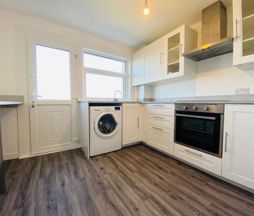 3 bedroom terraced house to rent - Photo 6