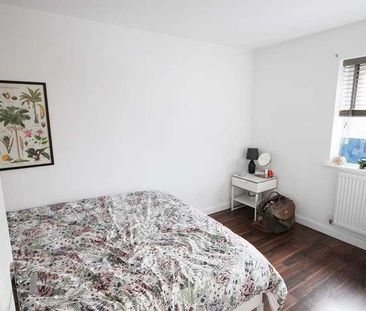 Palmdale Gardens, Great Sankey, WA5 - Photo 5