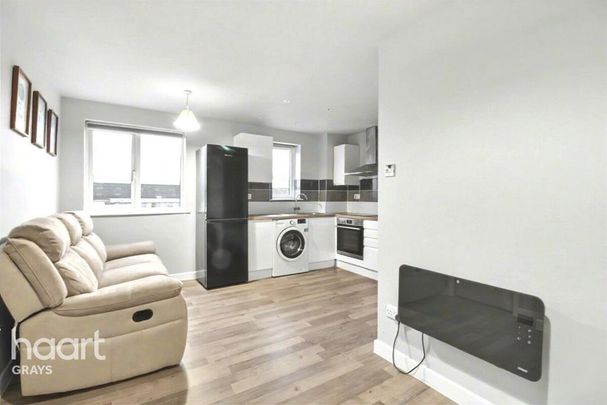 1 bedroom flat to rent - Photo 1
