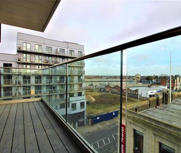 3 bedroom apartment to rent - Photo 6