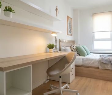 Avenida del Cardenal Herrera Oria, Madrid, Community of Madrid 28034 - Photo 6